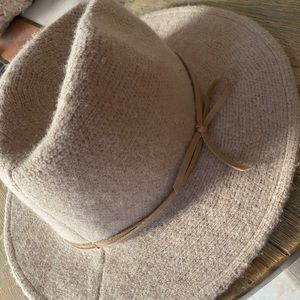 Round hat